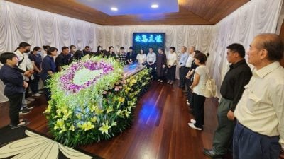 【视频】丹斯里张晓卿逝世|星洲同仁一曲《茉莉花》泪别永远的社长