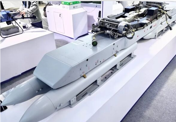 16枚炸弹直攻地下指挥所　歼-20首度证实携带空地武器