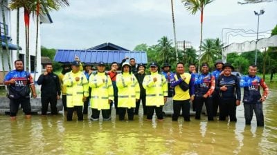 哥乐河溢堤 兰斗班让警局也进水了