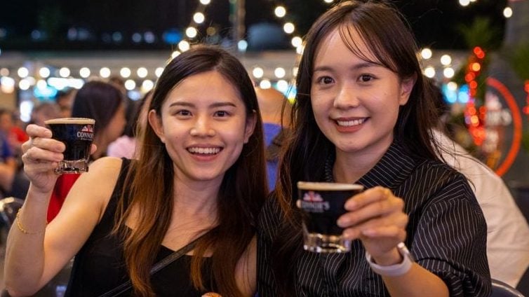 本地美食最佳的“搭档” Connor’s Stout Porter Xtra Malt 带来更大、更爽的满足感！