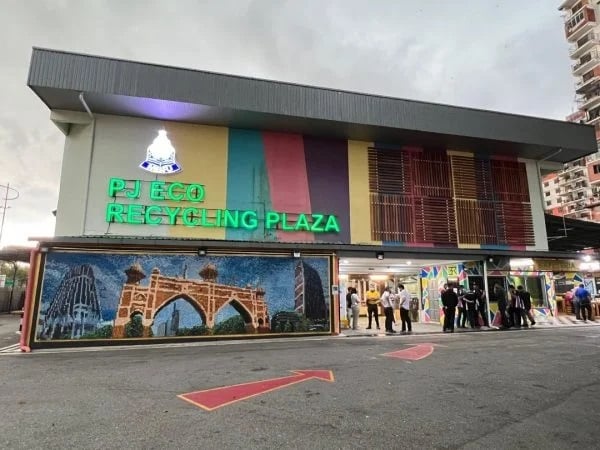 21/11大都会/半岛心旅行—八打灵县的新村