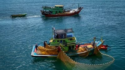彩色渔船 海上最美风景