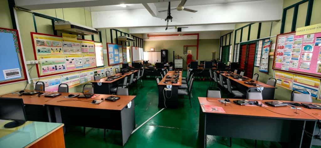 23日见报//大都会（版4头）：树人华小嘉年华义卖会