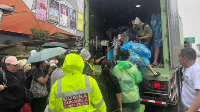 More than 1,000 Malaysians evacuated from Hatyai, Central Festival Mall a hub for relief team to pick up stranded Malaysians