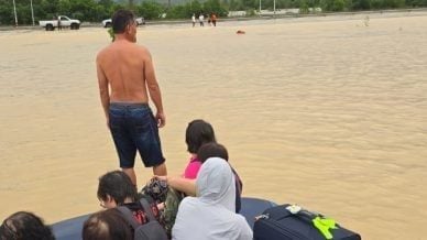 Muar tour group cheats death twice in Hatyai flood