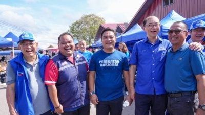 李集锦西加地拜票  遇对手展君子风度