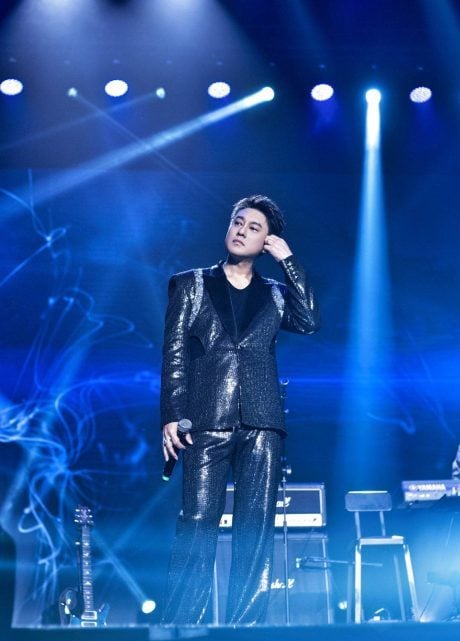 30令吉晚鸟票仍现大片空位 朱孝天巡演泪洒舞台