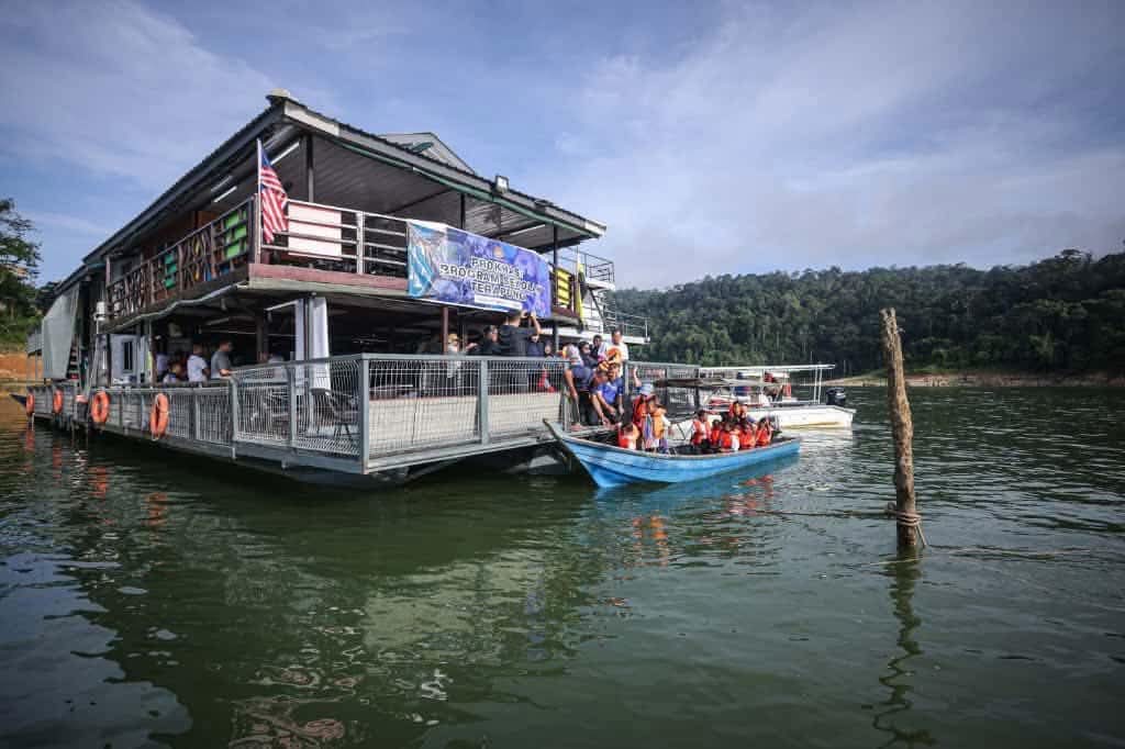 48学生10月登船上课 万丁湖水上学校全马首创