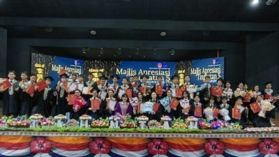 庇中中五毕业礼　412学子踏上新征程