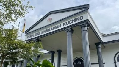 幕后雇主畏罪逃 . 2青年偷电各罚5万