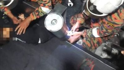 两姐弟误入机场行李传送带　弟弟被夹幸获救