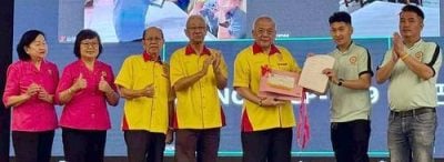 华校礼堂禁酒及“国会和内阁有不同诠释和处理手法”事件 吴添泉冀不再重演