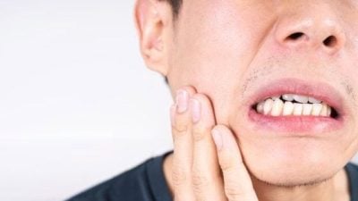 侯锦泉 / 咬硬物喝冷水 牙齿闪电痛 未必是蛀牙 5大原因逐个看