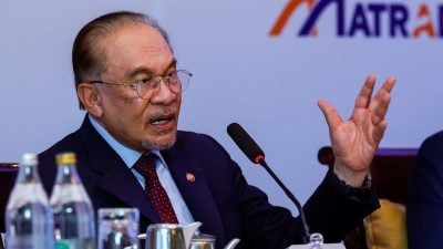 首相前政秘涉发支持信 | 安华接受三苏辞呈  “反贪会可查指控”