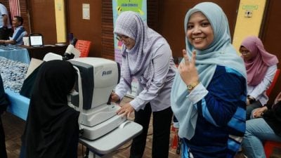 文冬福利局主办首届儿童节 场面温馨