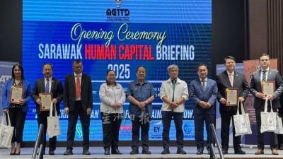 砂教长：勿坐等“完美毕业生”  业界应主动培育