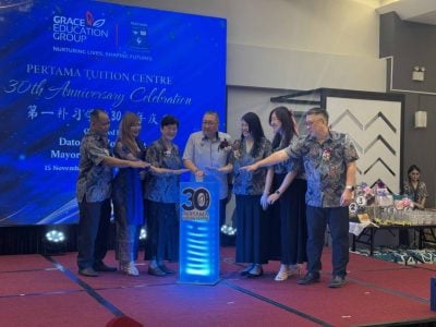 第一补习学校庆30周年 . 家长老师一对一会面 . 互动活动 深化关系