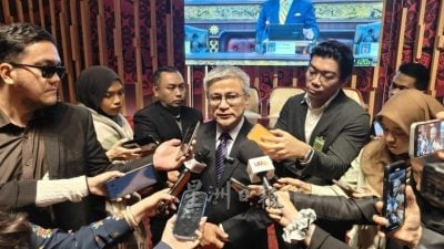 5专家小组进行评估研究  砂拟设医学院栽培医护员