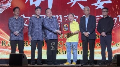 蔡文铎:远离霸凌网络沉迷 打造良好校园文化