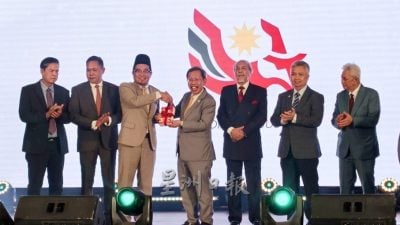 总理：确保运作透明符问责原则  强化官联公司治理框