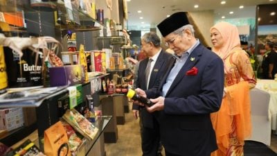 访狮城旅贸中心办事处  砂元首了解职能运作