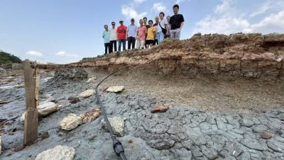 视频 | 海浪3年侵蚀海滩100米 离住家只有50公尺 居民害怕！