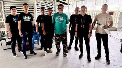 警上门起弯锯.施暴保安员落网