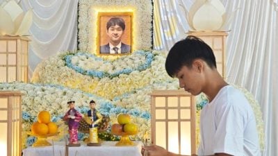 17岁少年摩托骑士死亡车祸|   “下辈子还要当兄弟！”   哥:一路好走