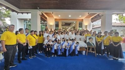 丹斯里张晓卿举殡|盖棺礼庄严举行 亲友齐唱诗歌送别