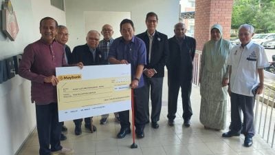 获Papamogo诽谤案赔偿金 前总警长捐3万予警队自闭儿基金会