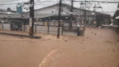 泰南水灾|泰政府合艾联手马泰救援队  转移受困群众  包括大马人