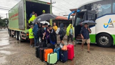 视频|大马义消队组成救援队伍 成功救出首批41大马游客