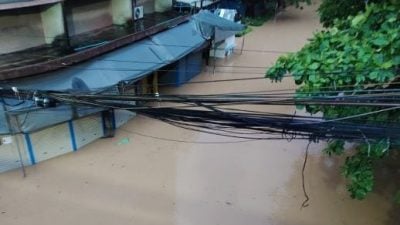 合艾洪灾逃出生天 大马一家合“游”出民宿