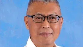 披和谐党战袍 周国和出征加拉敏丁