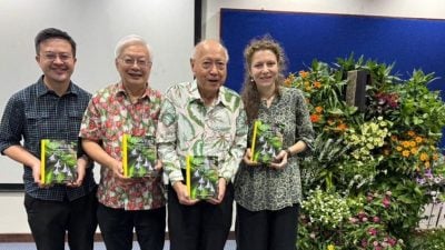 凝聚2专家20年心血 《福隆山花卉志》出版