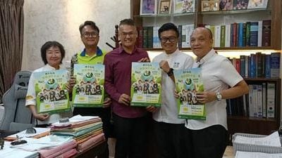 曾庆瑀谭公祖庙热心助学 支持根启华小学十大义演