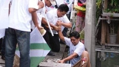 邓靖强水上屋拜票救人落水　驳斥网民“演戏”指控