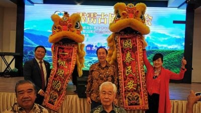 黄小娟：勤奋团结 会馆象征江门人精神