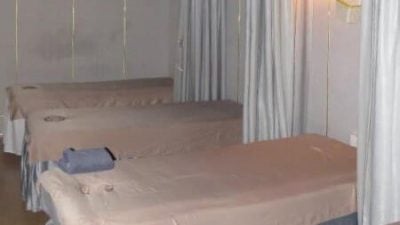 招两外籍女卖淫 抽佣3.5万 按摩院女老板坐牢罚款