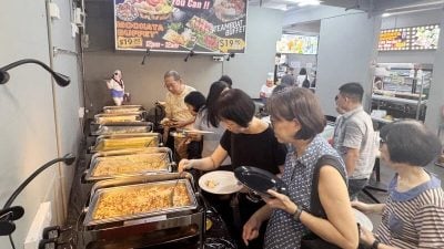 咖啡店23令吉自助餐 10道菜让客吃到饱 午餐时段近爆满