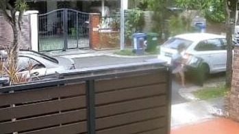 疑为停车位闹纠纷 男子被指撞倒妇女 抛下‘对不起’就离开