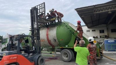 遭油槽盖猛击头部 七旬水泥搅拌车司机意外身亡