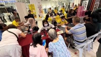 潘隆铭：欲申请肯雅兰金卡等 . 人民服务中心为你服务