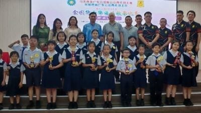 华小华语讲故事赛 . 多所华小学生参与