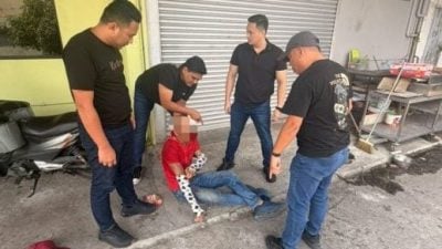 曾涉8宗刑事案．假警劫财色 被捕