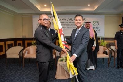 参加伊斯兰团结运动会 . 授旗汶代表团壮行