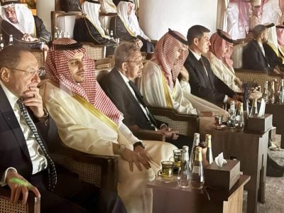 亲王出席观礼 . 伊团结运动会开幕盛大