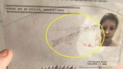 ​儿子护照“有残胶”遭拒登机！女子指控航空公司找碴