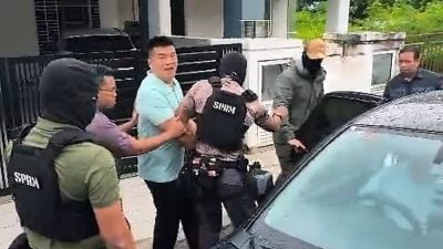 ​刁健城今早遭反贪会上门逮捕 载走后数分钟又带回家