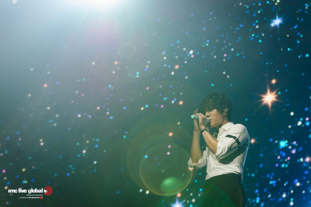 ​被绊倒跪着唱解尴尬 卢广仲力推吃鱼头米粉